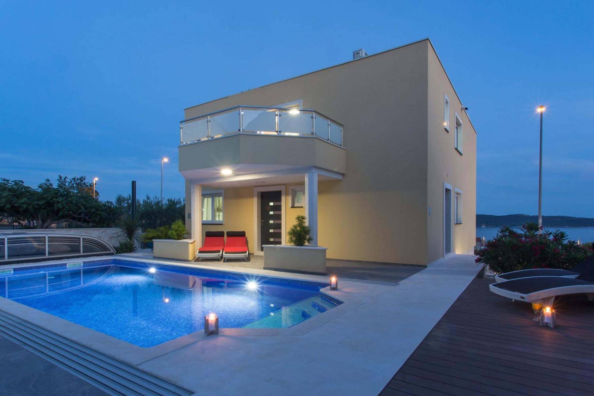 Villa-Split-Luxury-Heated Salt Water Pool-Up To 3 Family Kaštela Exterior foto