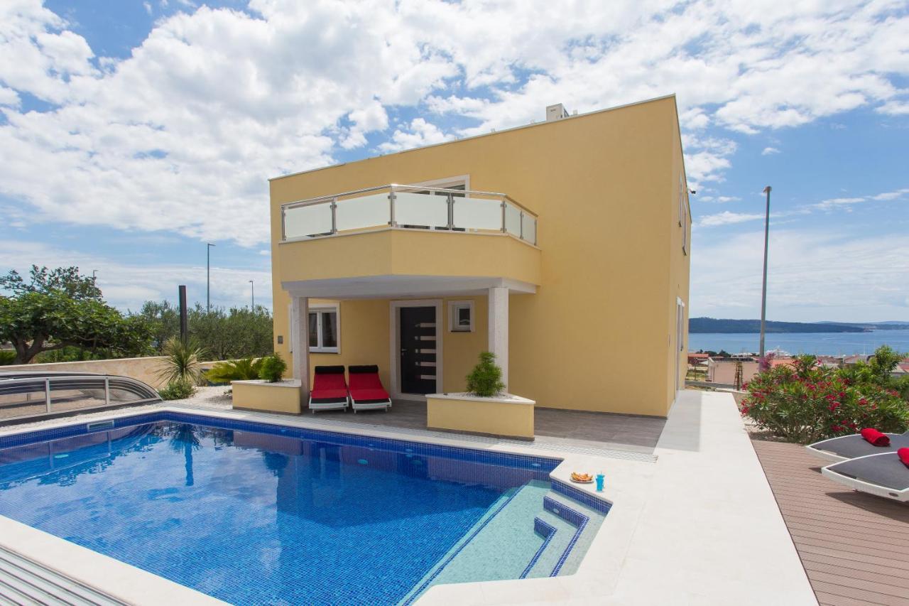 Villa-Split-Luxury-Heated Salt Water Pool-Up To 3 Family Kaštela Exterior foto