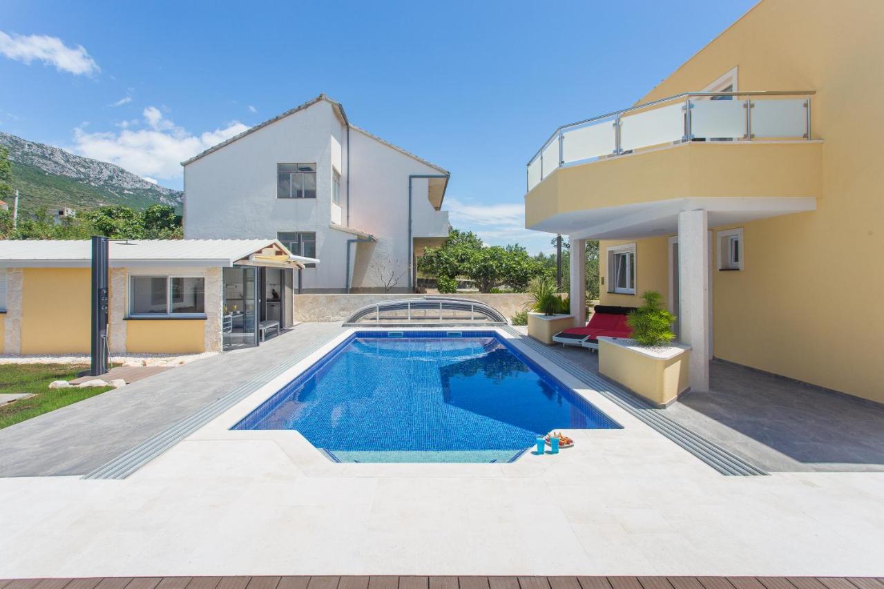 Villa-Split-Luxury-Heated Salt Water Pool-Up To 3 Family Kaštela Exterior foto